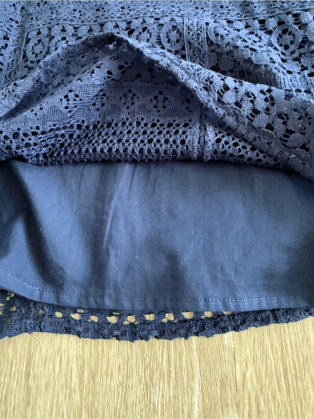Joie Navy Lace Sleeveless Blouse Top Medium Crochet Lace Keyhole Back - Picture 3 of 5